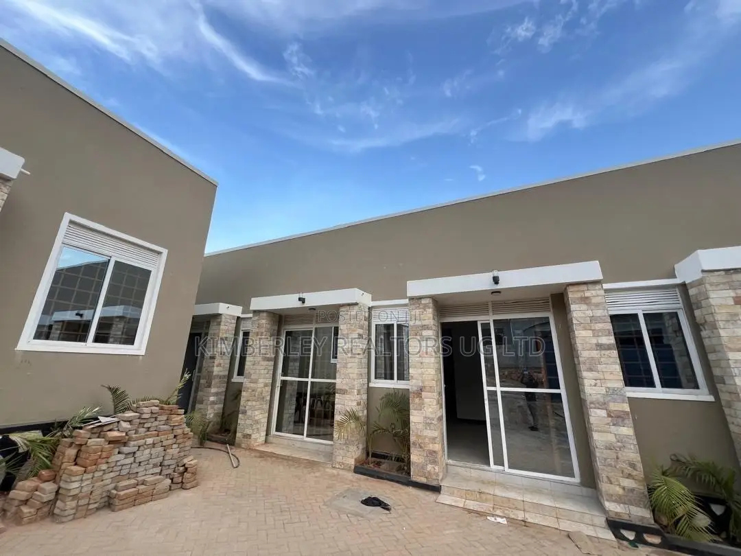5bdrm Duplex in Division A for sale