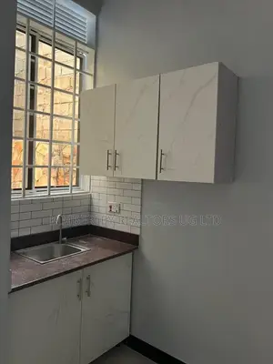 5bdrm Duplex in Division A for sale