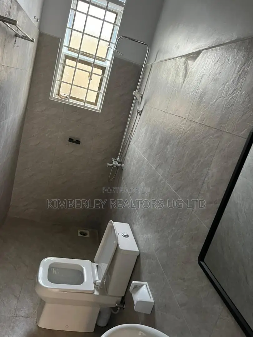 5bdrm Duplex in Division A for sale