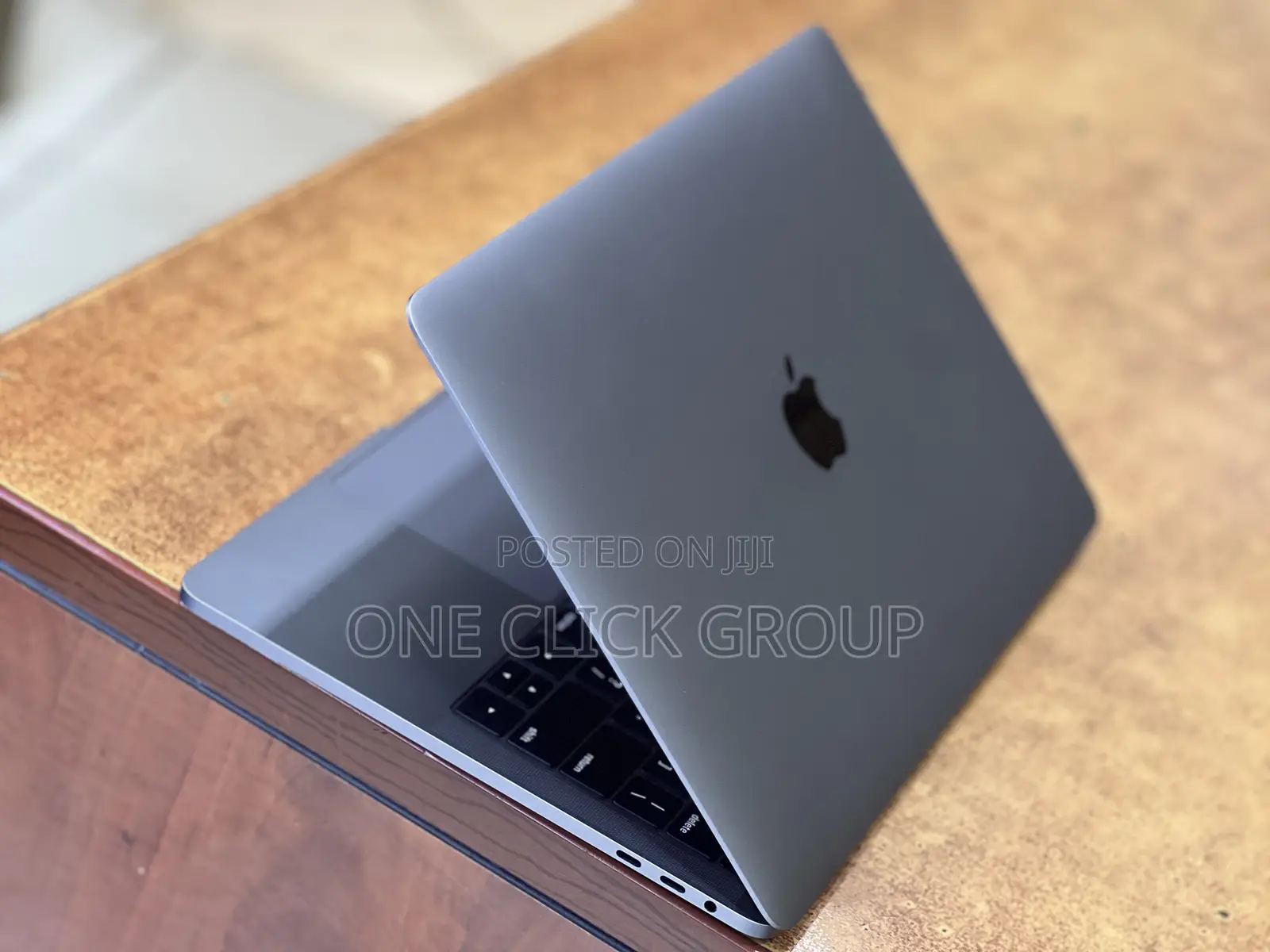 Laptop Apple MacBook Pro 2016 8GB Intel Core i5 SSHD (Hybrid) 256GB