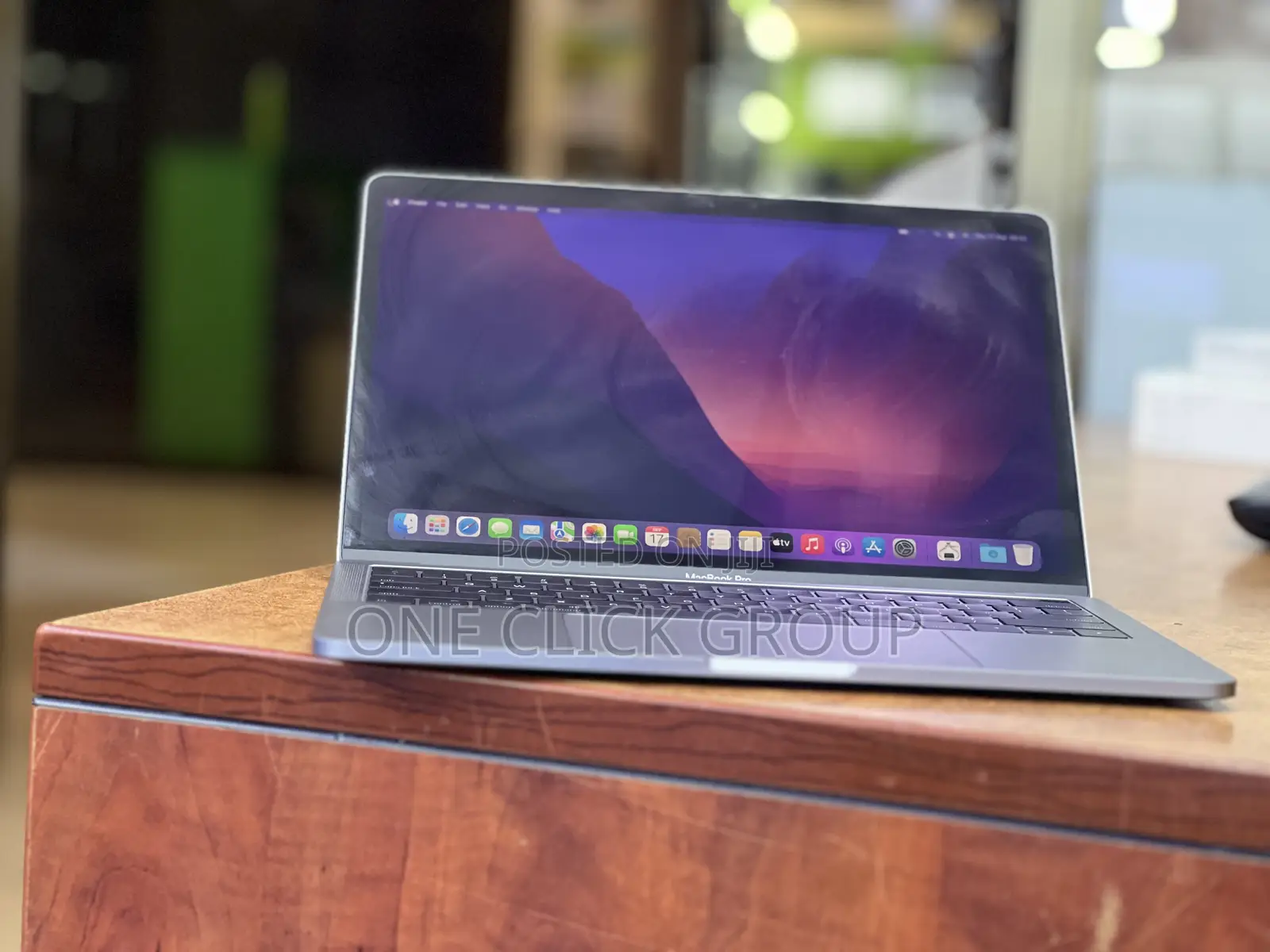 Laptop Apple MacBook Pro 2016 8GB Intel Core i5 SSHD (Hybrid) 256GB