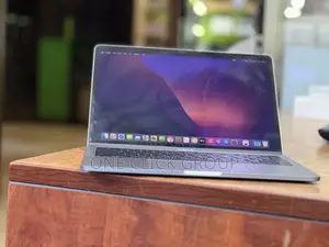 Laptop Apple MacBook Pro 2016 8GB Intel Core i5 SSHD (Hybrid) 256GB