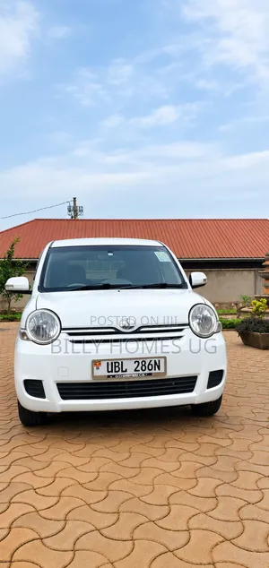 Toyota Sienta 1.5 FWD 2009 White