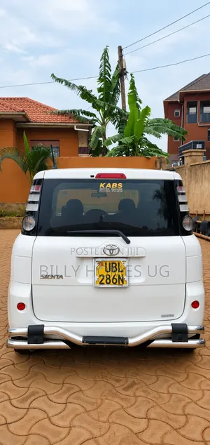 Toyota Sienta 1.5 FWD 2009 White