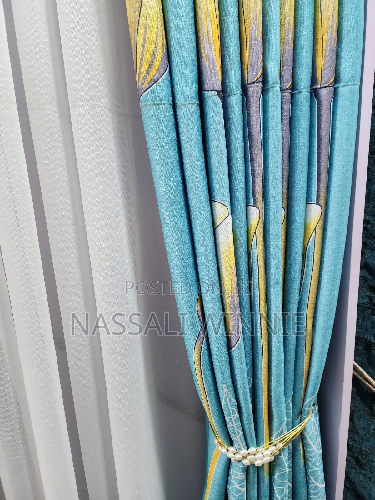 Classic & Stylish Curtain