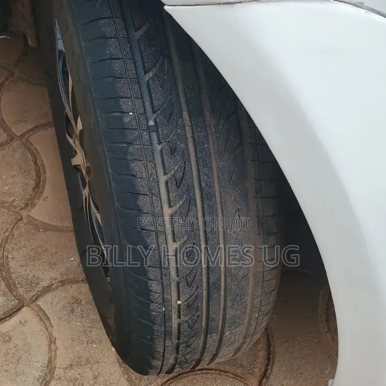 Toyota Sienta 1.5 FWD 2009 White