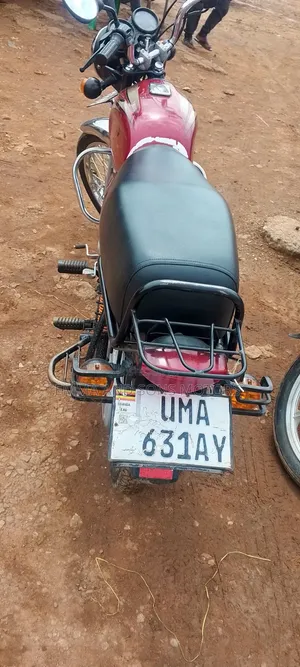 Bajaj Boxer 100 2025 Red