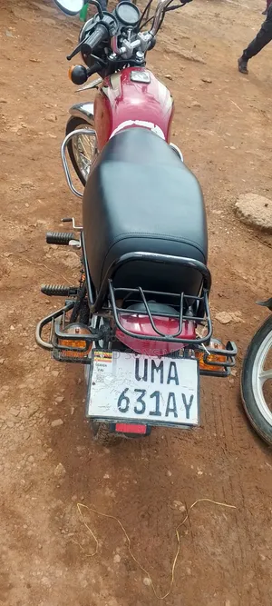 Bajaj Boxer 100 2025 Red