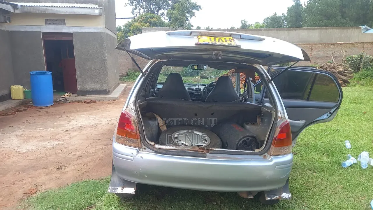 Toyota Starlet 1997 Silver