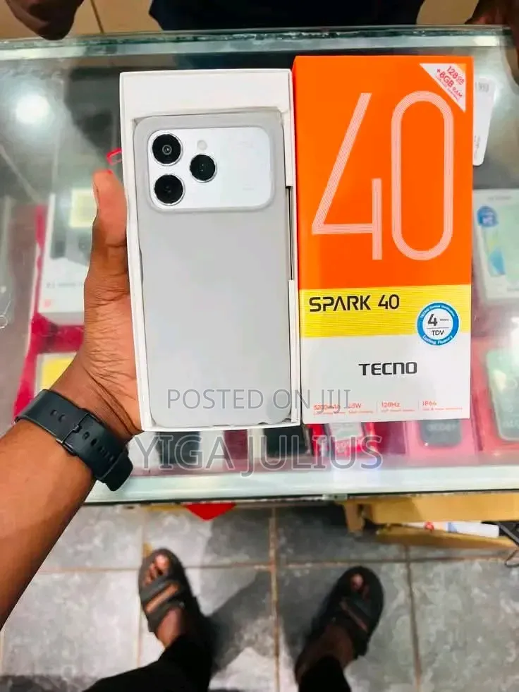 New Tecno Spark 40 256 GB Silver