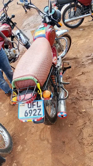 Bajaj Boxer 100 2020 Red