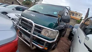 Toyota HiAce 2010 Green