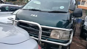 Toyota HiAce 2010 Green