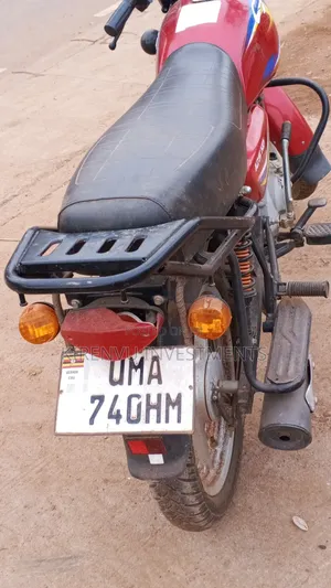 Bajaj Boxer 125 2022 Red