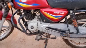 Bajaj Boxer 125 2022 Red