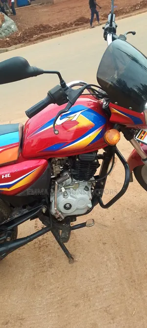 Bajaj Boxer 125 2023 Red