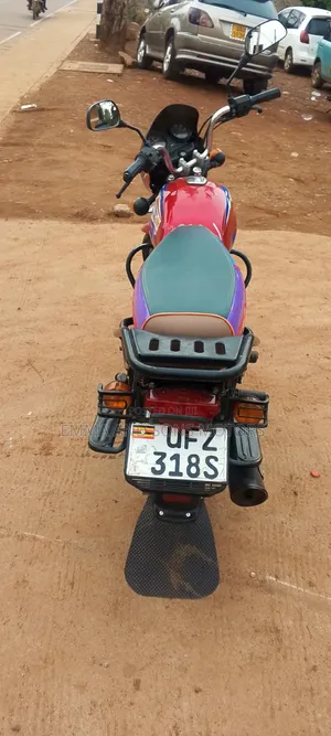Bajaj Boxer 125 2023 Red