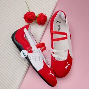 Ladies Puma Pumps