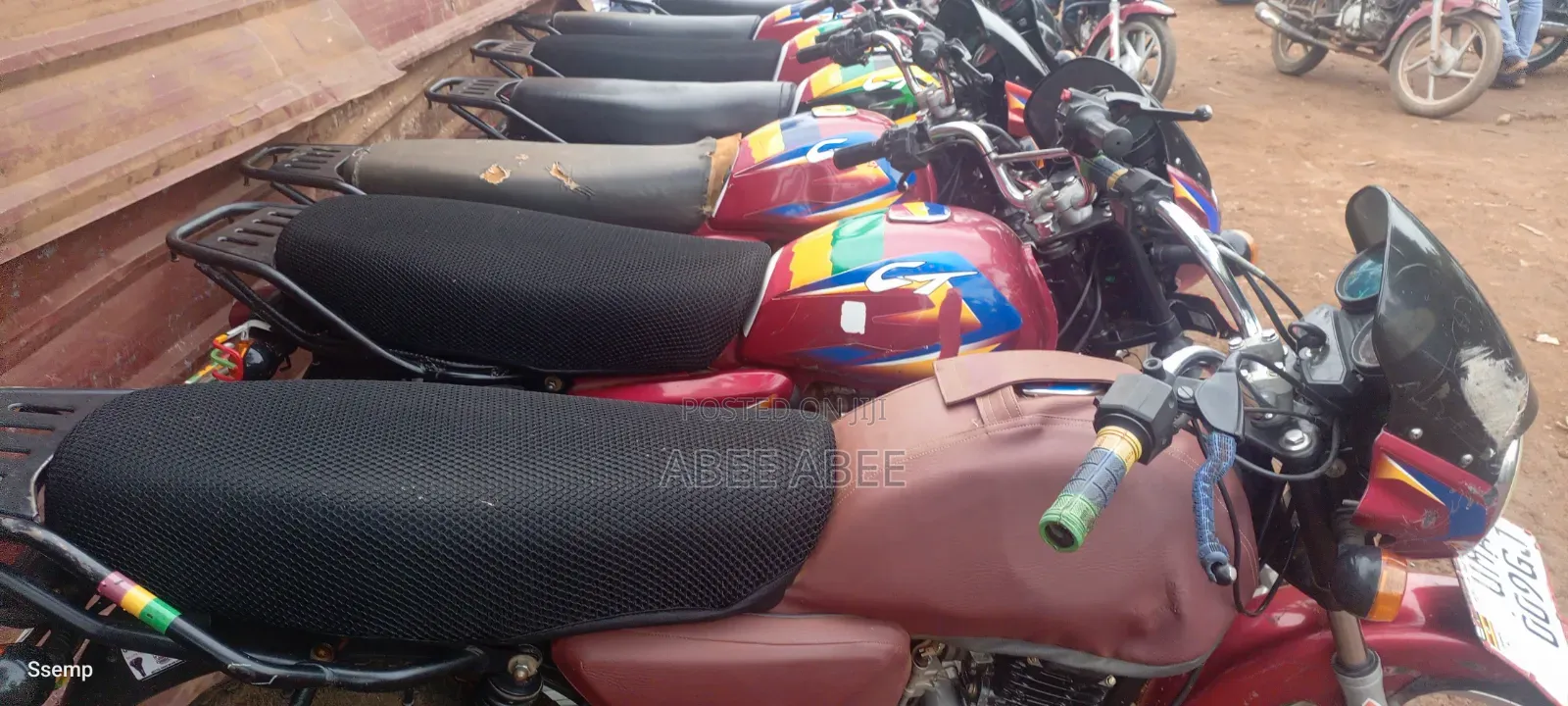 Bajaj CT 125X 2025 Red