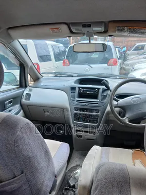 Toyota Nadia 1999 Silver