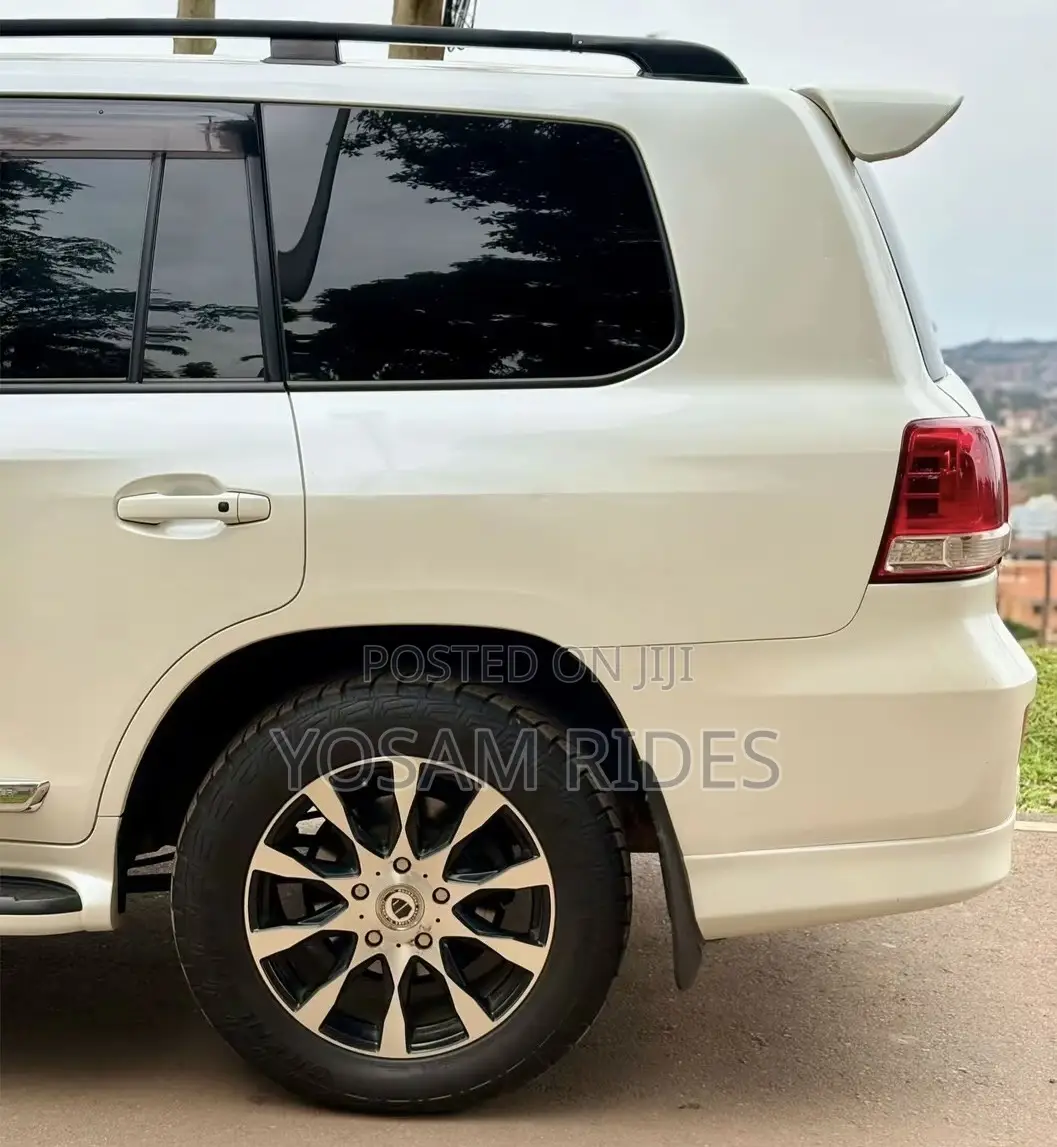 Toyota Land Cruiser 4.6 V8 ZX 2010 White