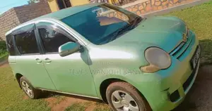 Toyota Sienta 2009 Green