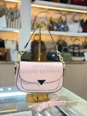 Women’s Structured Flap Handbag With Gold Chain Strap