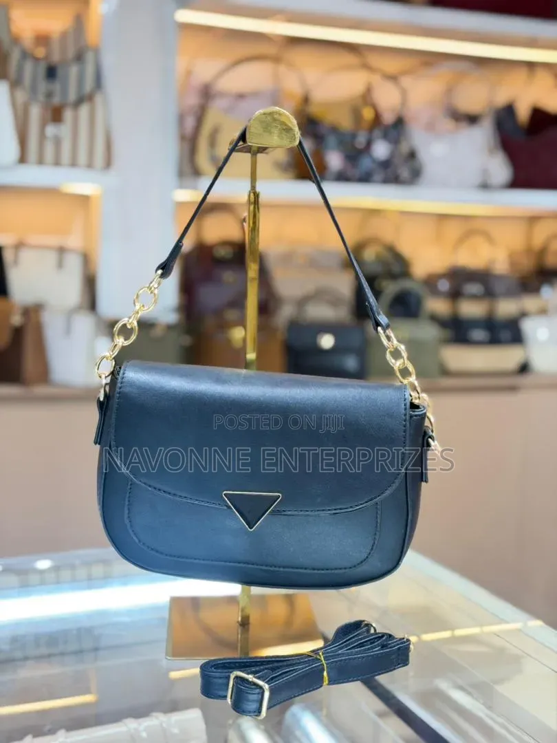 Women’s Structured Flap Handbag With Gold Chain Strap