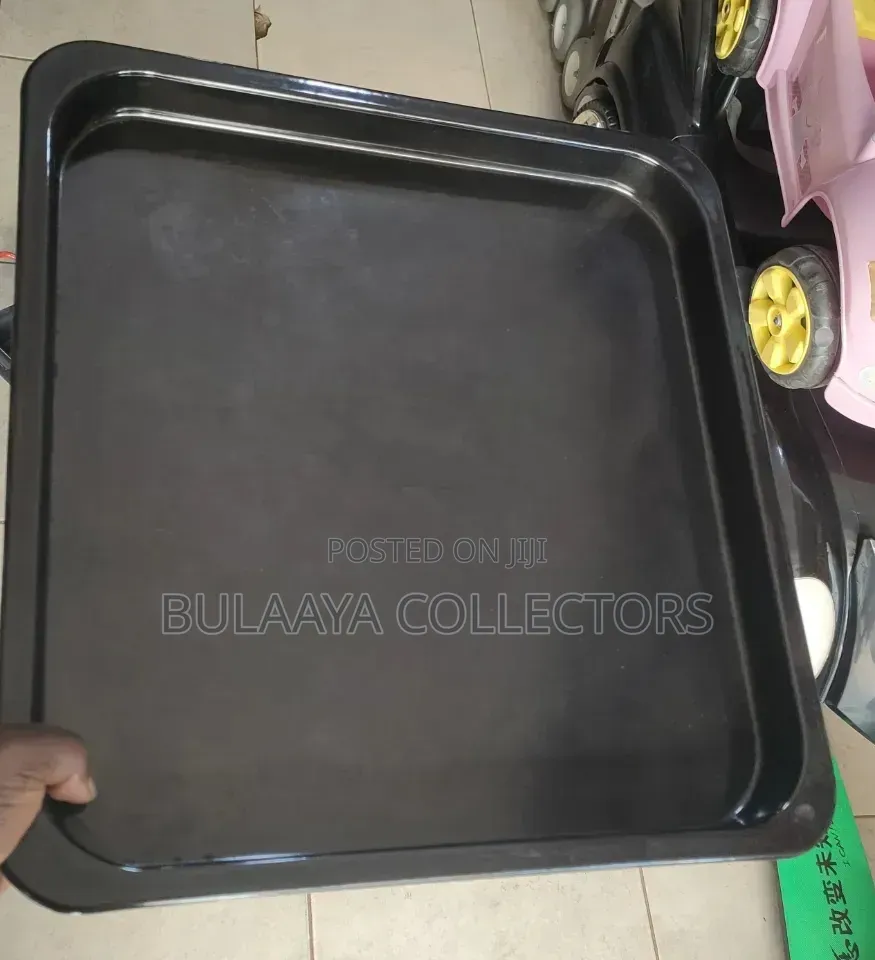 Uk Used Enamel Baking Trays Designed for Ovens.