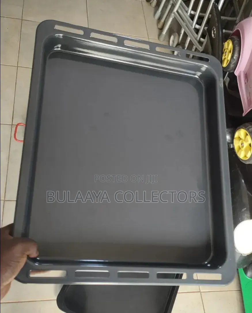 Uk Used Enamel Baking Trays Designed for Ovens.