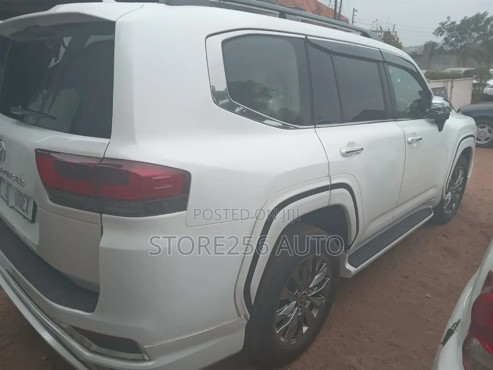 Toyota Land Cruiser LC300 2023 Pearl