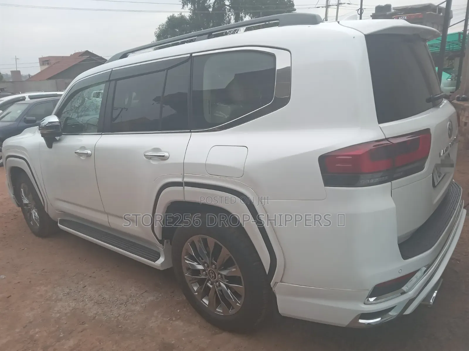 Toyota Land Cruiser LC300 2023 Pearl