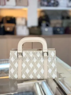 Women’s Structured Diamond Lattice Pattern Handbag