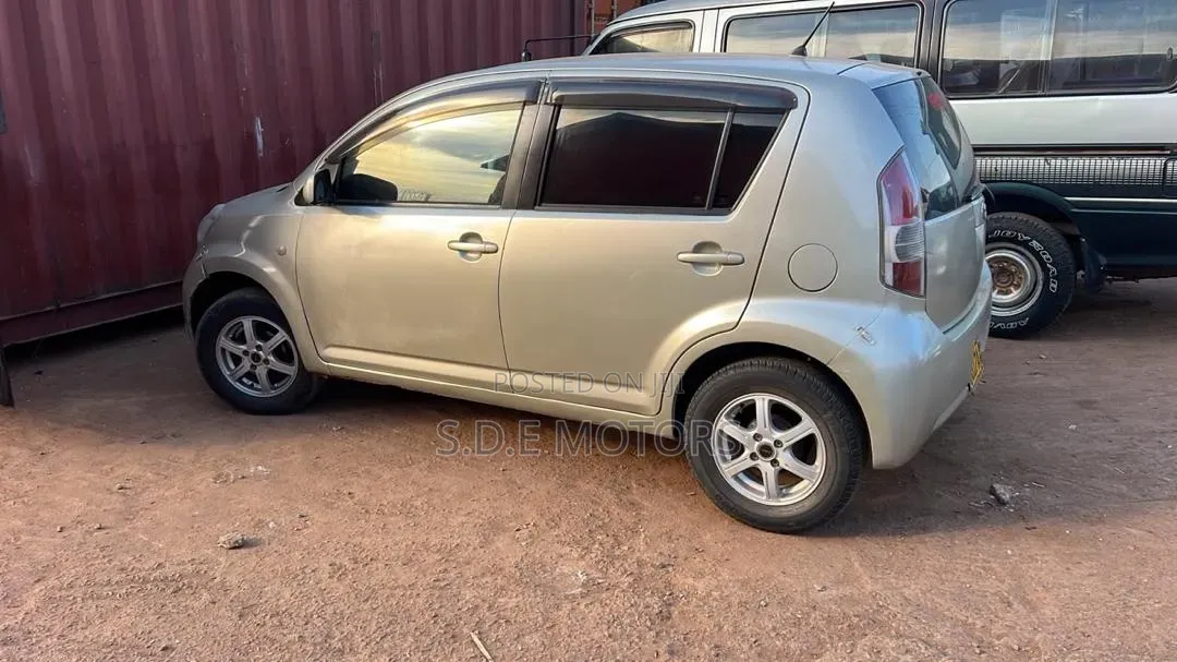 Toyota Passo 1.3 FWD 2007 Gold
