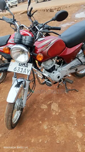 Bajaj Boxer 100 2025 Red