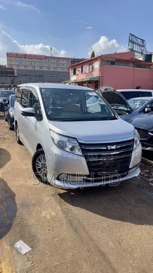 Toyota Noah 2014 Silver