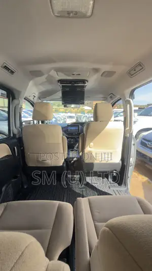 Toyota Noah 2014 Silver