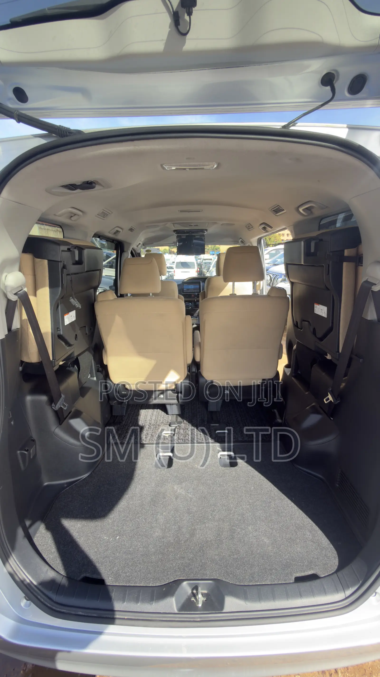 Toyota Noah 2014 Silver