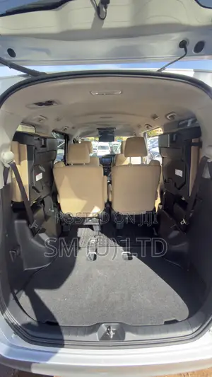 Toyota Noah 2014 Silver