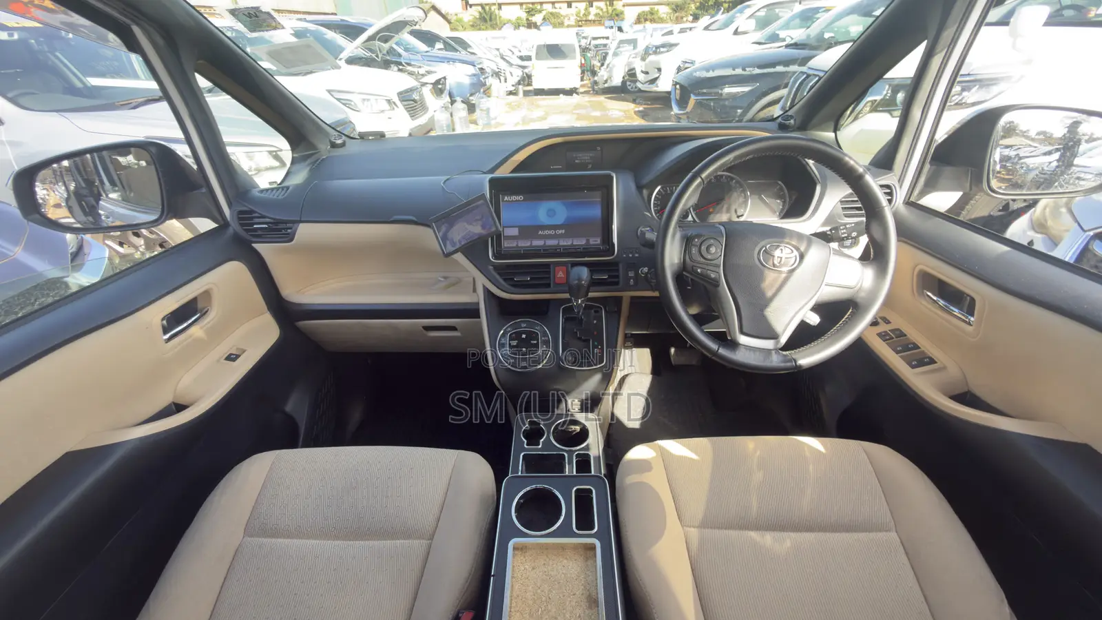 Toyota Noah 2014 Silver