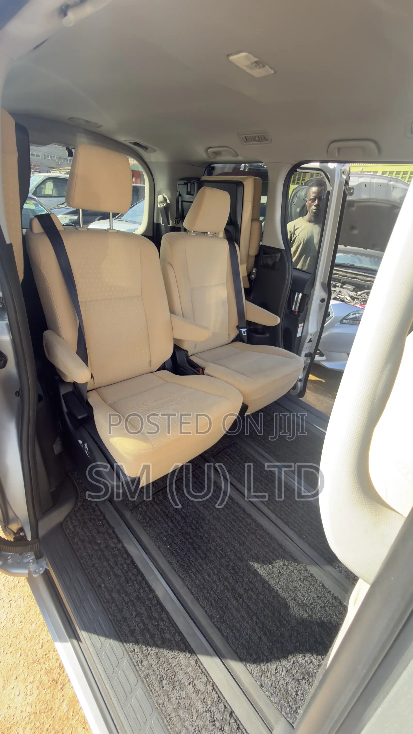 Toyota Noah 2014 Silver