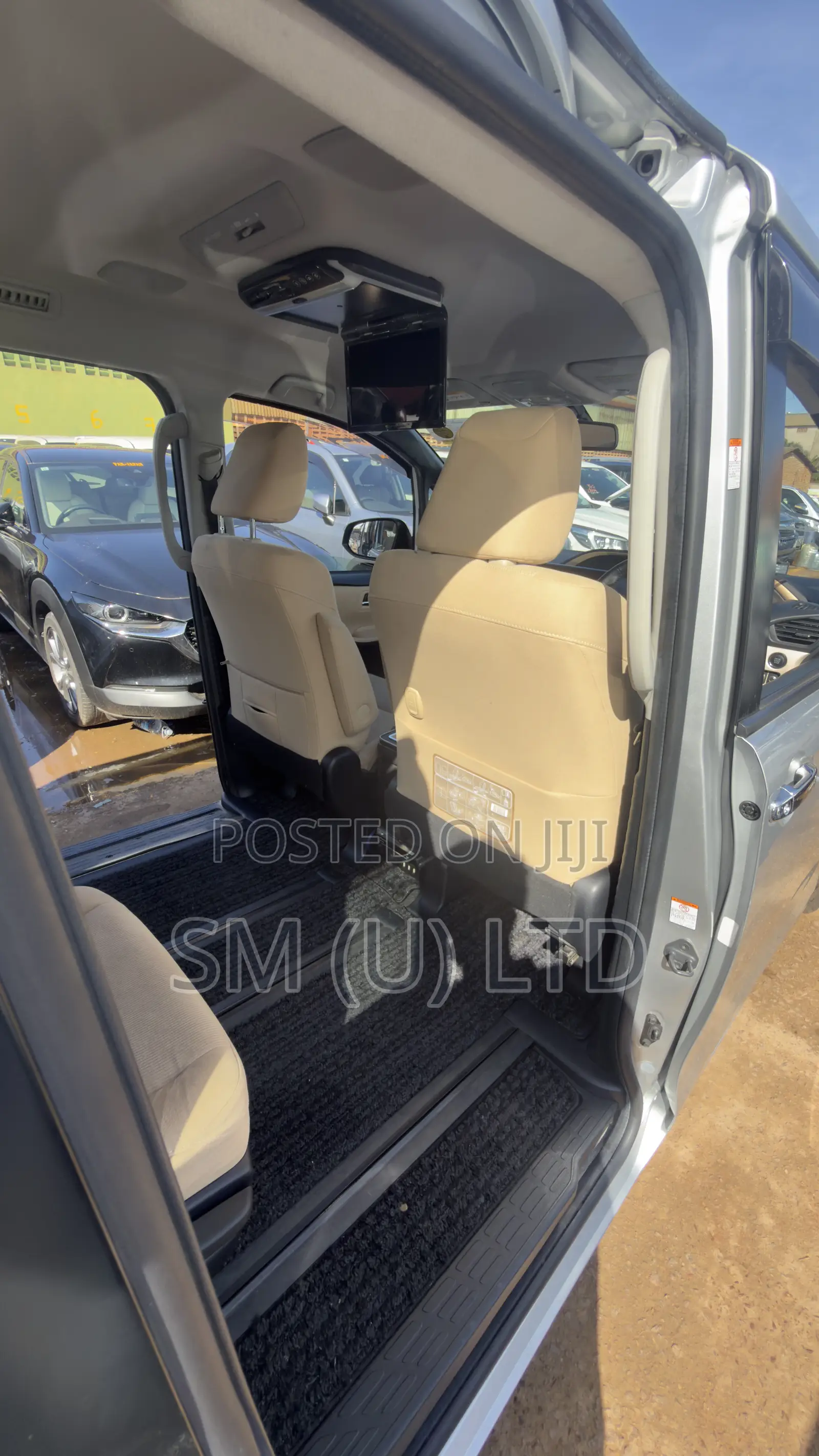 Toyota Noah 2014 Silver