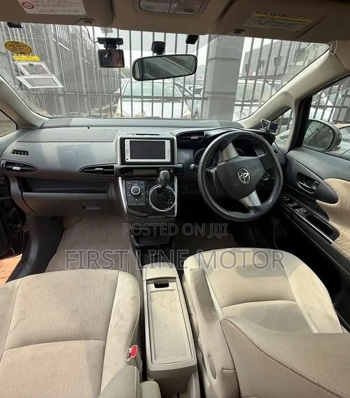 Toyota Wish 2013 Black