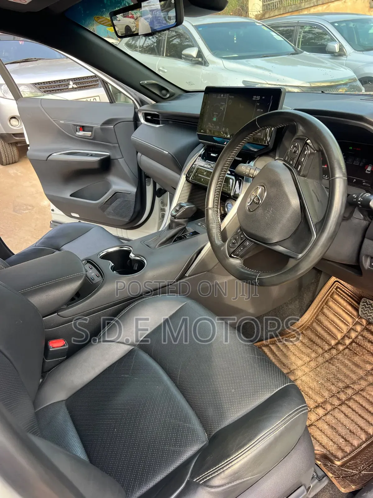 Toyota Harrier 2.0 2020 White