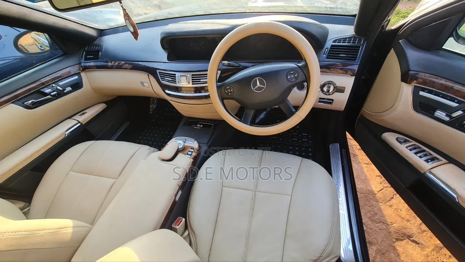 Mercedes-Benz E300 2011 Silver