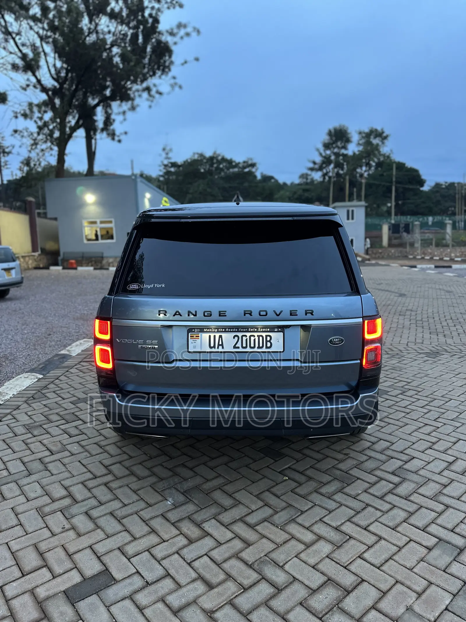 Land Rover Range Rover Vogue 2018 Blue
