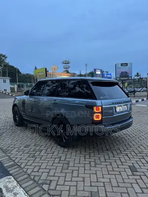 Land Rover Range Rover Vogue 2018 Blue
