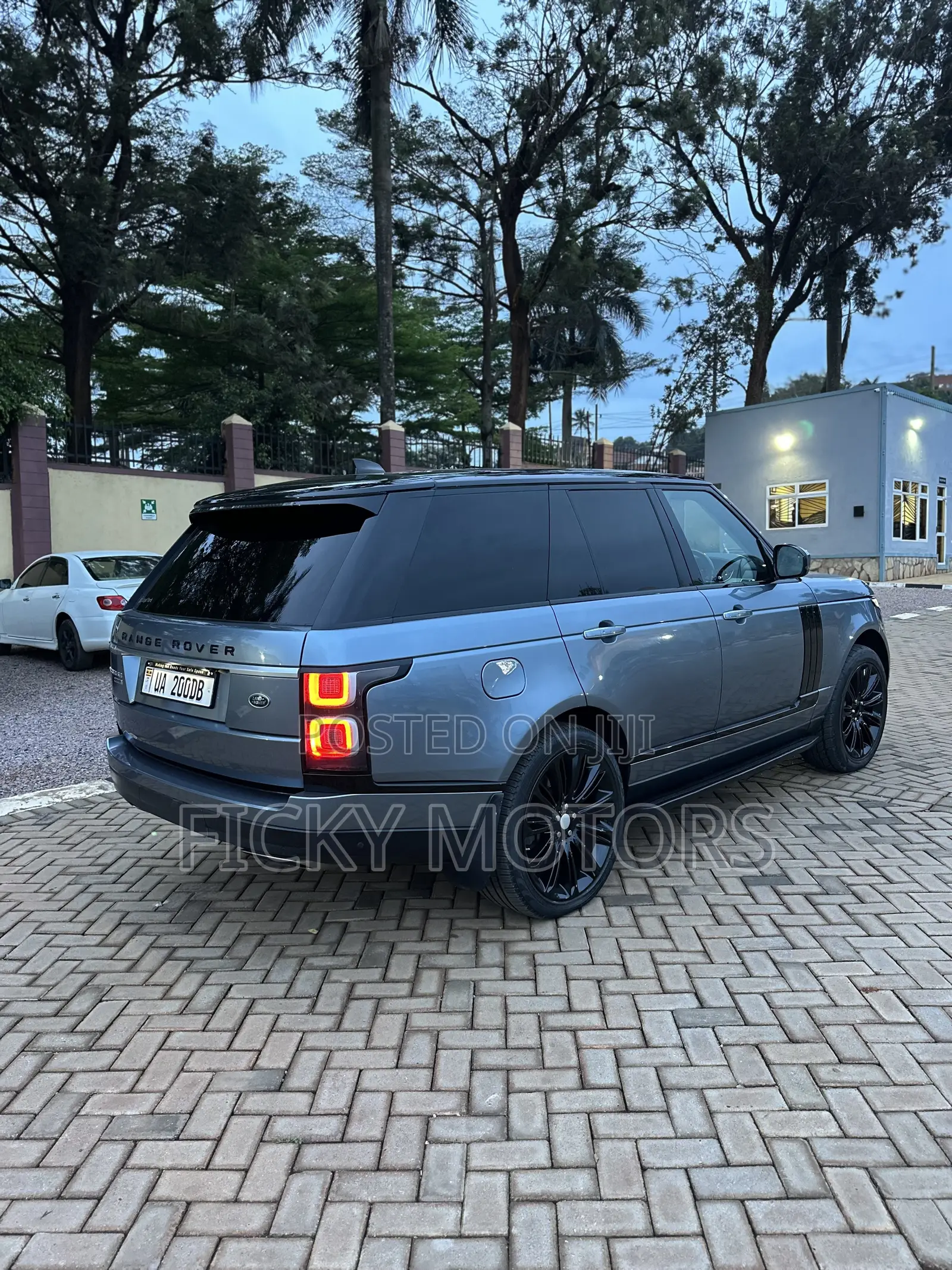 Land Rover Range Rover Vogue 2018 Blue