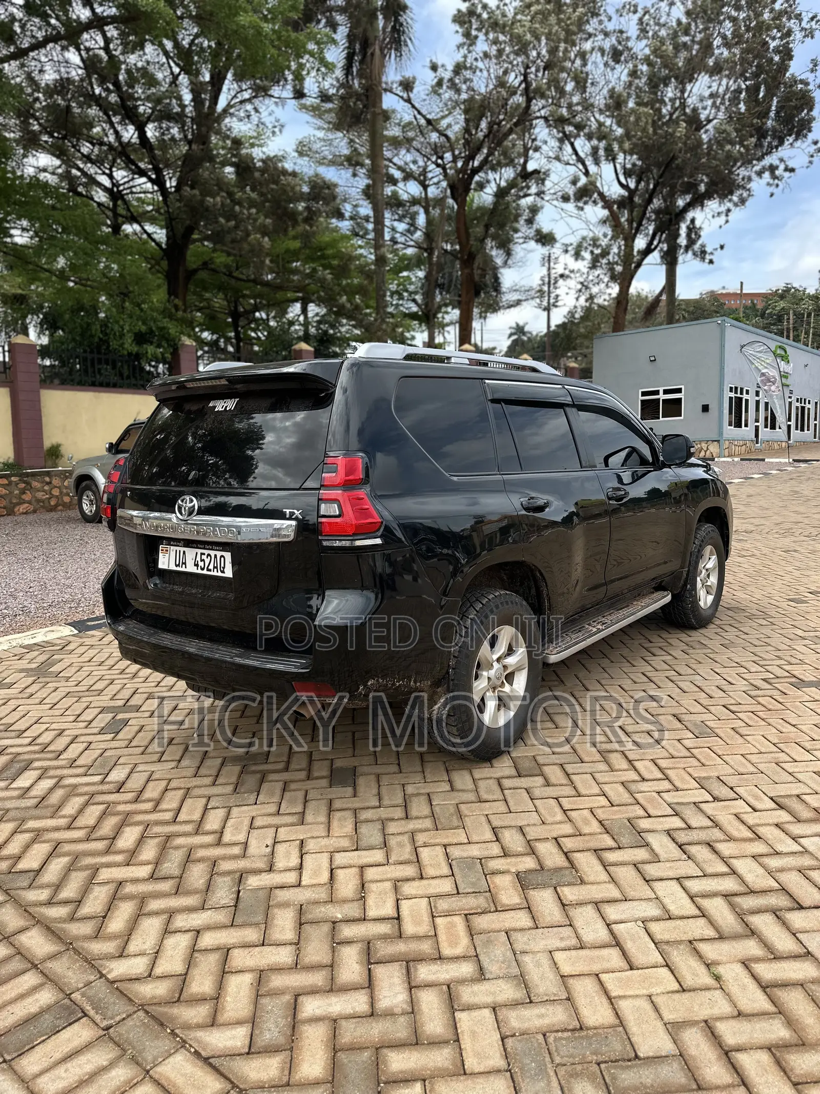 Toyota Land Cruiser Prado 2.7 i 2012 Black