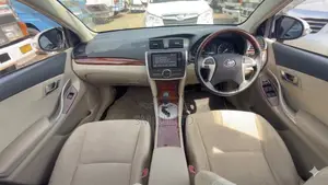 Toyota Premio 2013 Silver